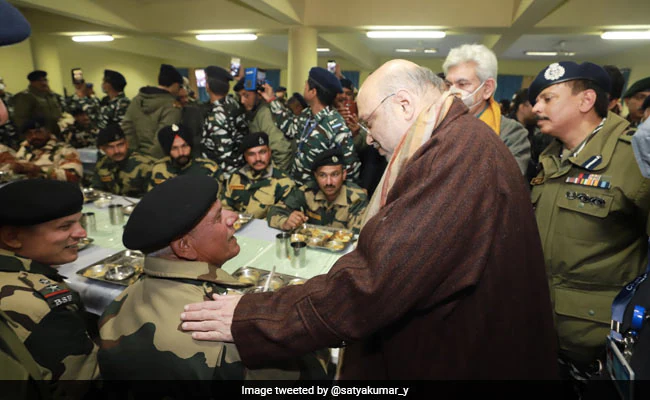 sgafn12g_amit-shah-at-crpf-camp_625x300_26_October_21