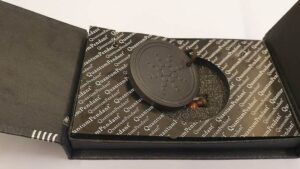 _122268829_quantum-pendant