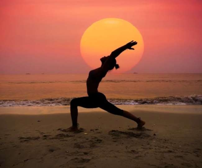 31_12_2021-sunset_yoga_22340772