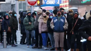 HEALTH-CORONAVIRUS-USA-VARIANT-4_1640576173142_1640576268230