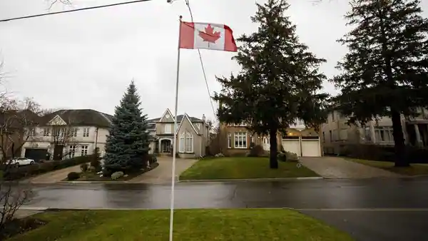 TORONTO-CANADA_1640309648660_1640309648859