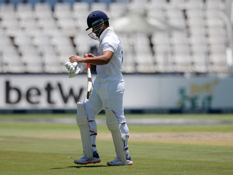 70u38gs_pant-dismissal-afp_625x300_05_January_22