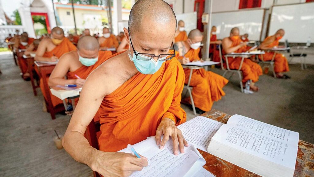 Covid-Buddhist-monks_d