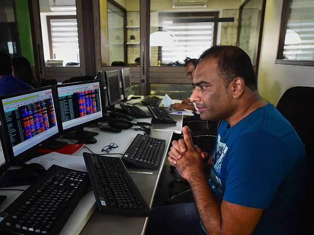 markets-market-stock-brokers-stock-broker-trader-bse-loss-1608699370-93632620