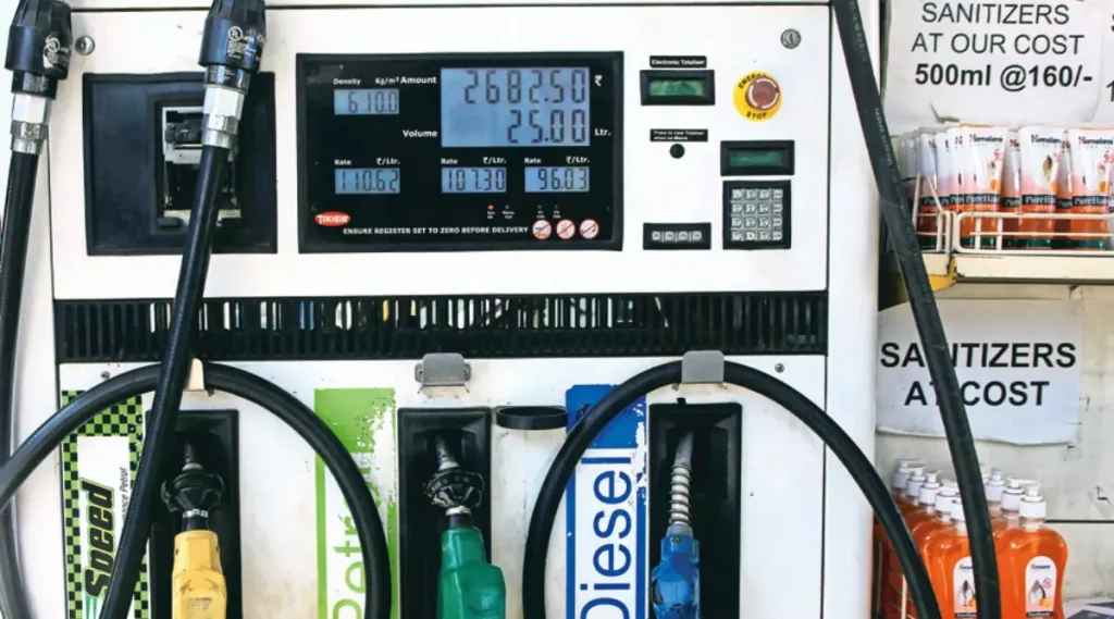 Delhi-petrol-pump-2col