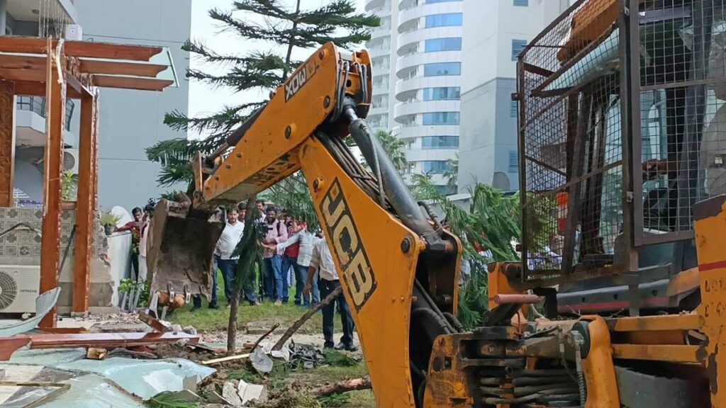 08_08_2022-shrikant_tyagi_illegal_construction_demolishes_22963589_111221193