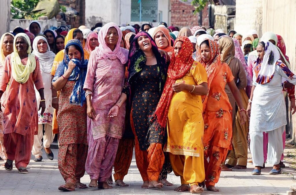 2022_8$largeimg_2047216575