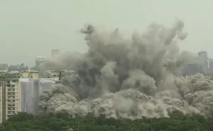 72m1kvio_twin-tower_625x300_28_August_22