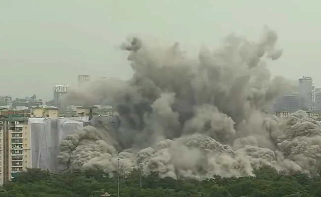 72m1kvio_twin-tower_625x300_28_August_22