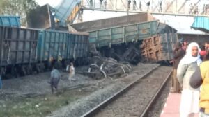 21_11_2022-goods_train_derailed_odisha_23217814_85424234
