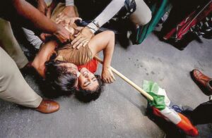 Wrestlers Vinesh Phogat and Sangeeta Phogat being detained during their march towards new Parliament