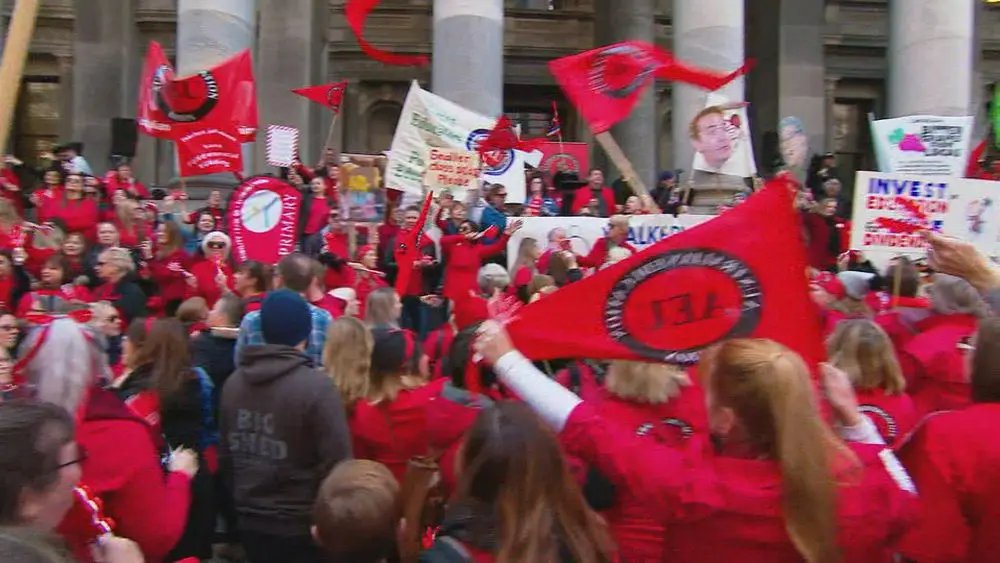 Australia-school-close