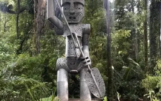 Māori sculpture