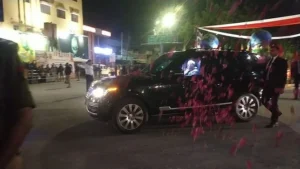 PM-Modi-Varanasi-Visit:-43वीं-बार-काशी-पहुंचे-पीएम-मोदी,-27-किमी-तक-रोड-शो-जैसा-माहौल,-जनता-ने-फूल-बरसाये