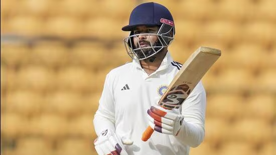 India-B-player-Rishabh-Pant-celebrates-his-half-ce_1725819061144